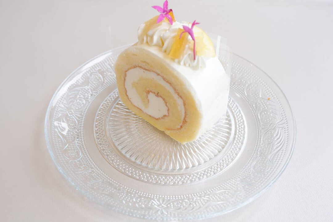 瀬戸内レモンとホワイトチョコのロールケーキ